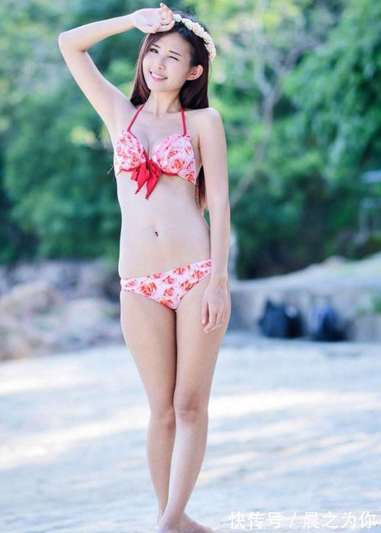 腿部 流行风格的泳衣小姐姐,秀美俏丽,显得气质好看又精致!