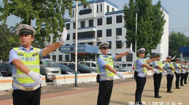 辅警的薪资明明不高，为什么还有人抢着干？这些优势旁人羡慕不来