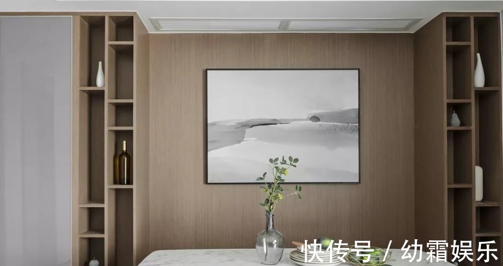 原木色|夫妻的现代简约三居，黑白灰+原木色高雅轻奢，小书房最酷，晒晒