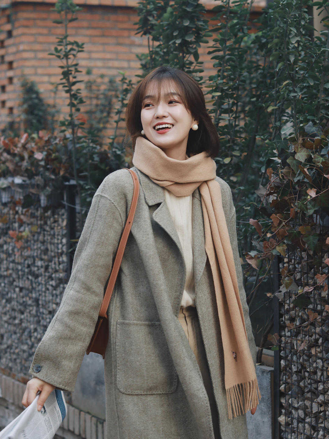 针织衫 一件卡其色裤子的时尚感,秋冬就要这么穿,简直太高级了