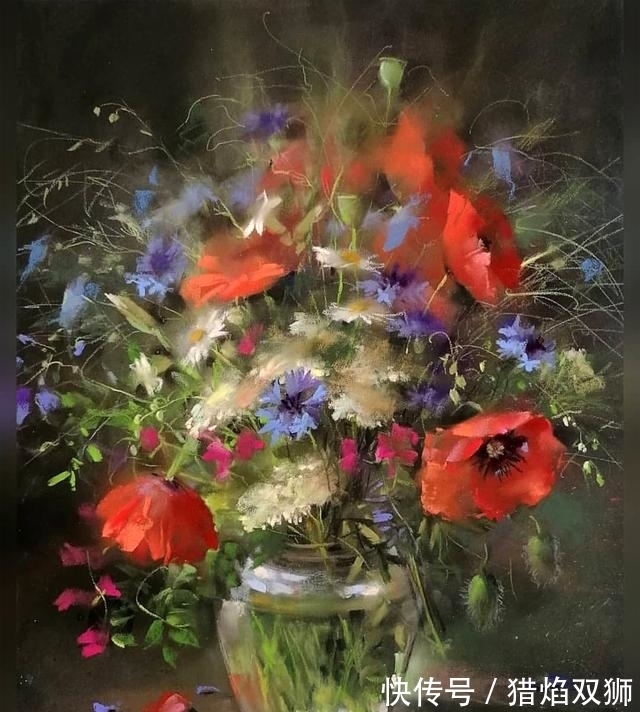 粉画#他可以赋予花卉作品不同的质感,那种柔和自美,赏心悦目!