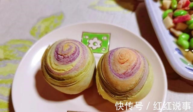 中秋来点不一样的，五彩月饼颜值高，酥软不腻味道好！