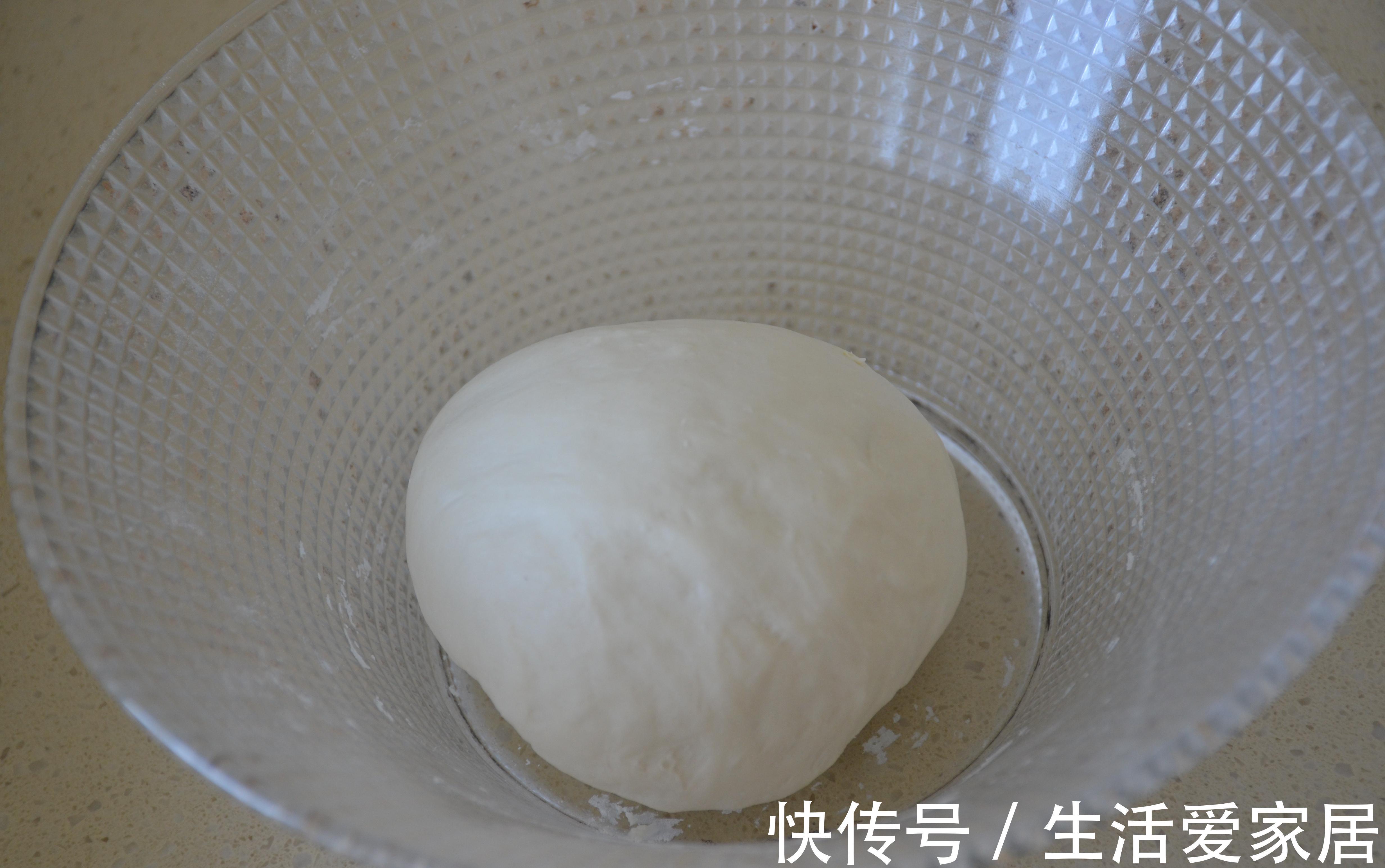 无油版的烙韭菜盒子，无油更健康，外酥里鲜，大人孩子都说好吃