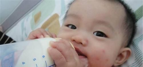 差距|2个孩子同一天出生,一个喝母乳,一个喝奶粉,5个月后差距太明显