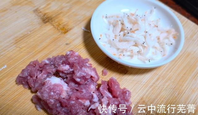豆腐丸子|豆腐营养极高，但小孩子不喜欢吃，教你这样做，圆溜溜上桌就光盘！