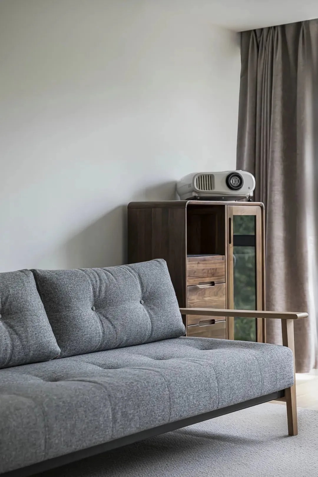 中西厨|客厅放弃电视,用一整面墙做收纳,快来跟这个神仙小户型学收纳!