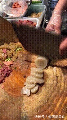 |搞笑GIF:单身久了真可怕 看什么都觉得在看美女