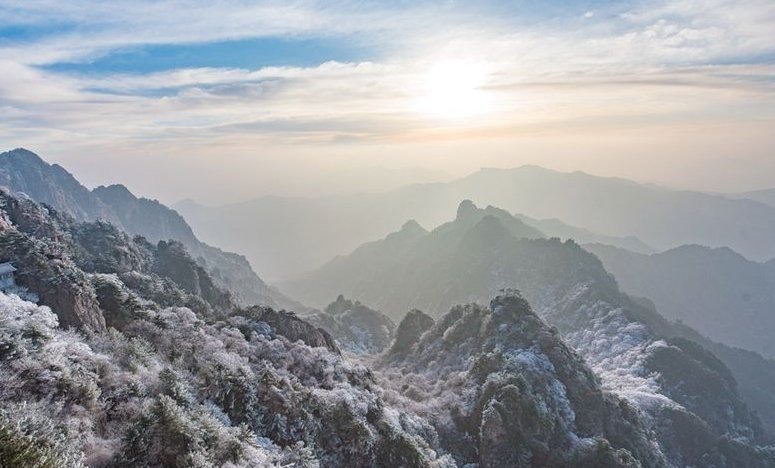 名山|我国秦岭山脉最美的山峰，一山有四季十里不同天，因道家始祖闻名