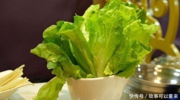 吃火锅时,这6种食物不能“久涮”,服务员一看你就是行家