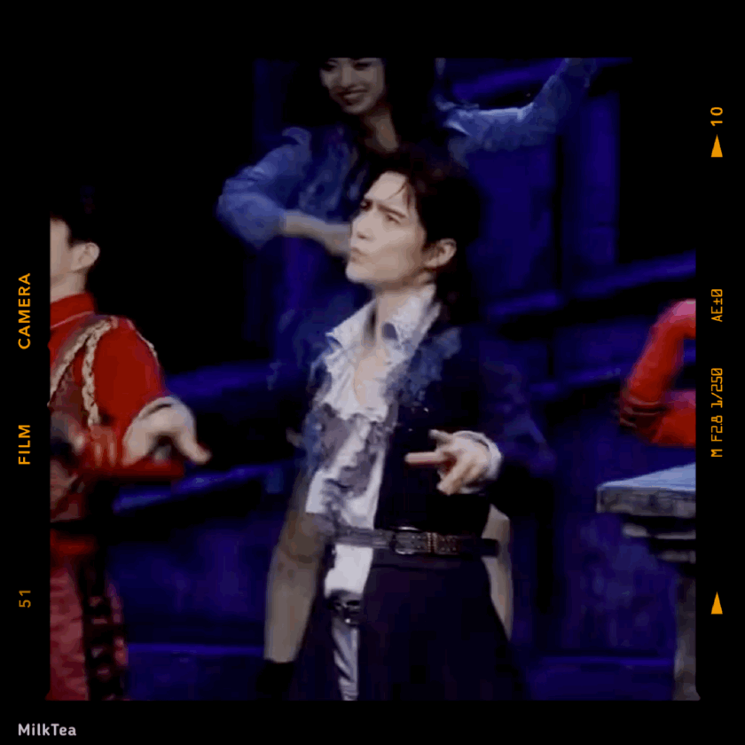 古典$他就像一幅古典的油画一样,真好看!