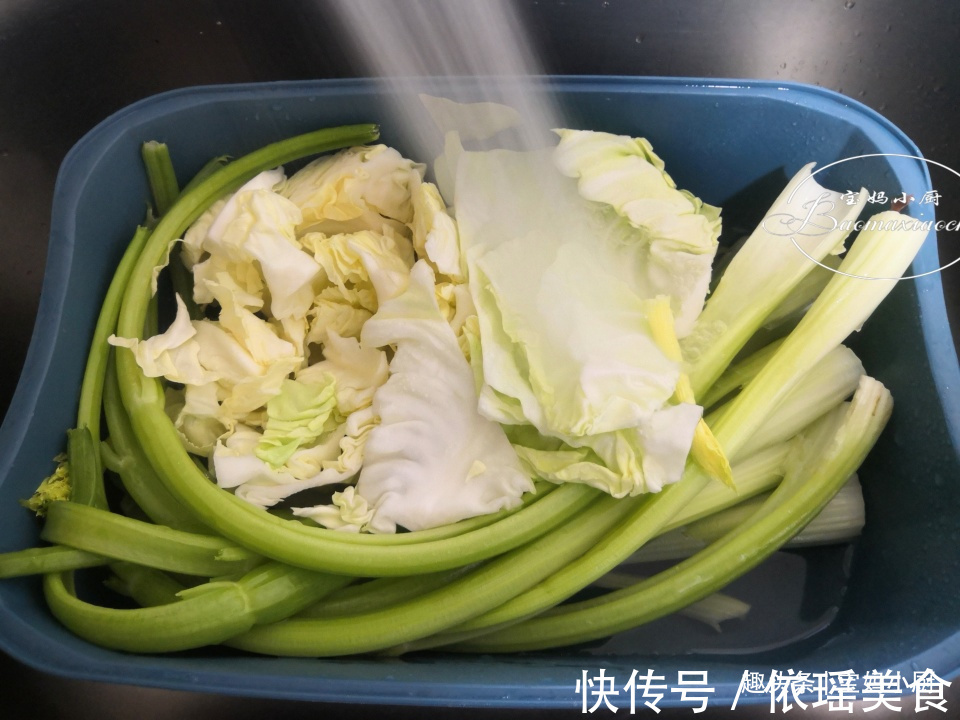 包子|最适合蒸包子的两种菜，夏季吃，维生素丰富营养多，咬一口老香了