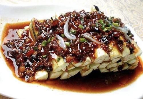 美食推荐：葱爆羊肉：，蒜蓉茄条，红烧千页豆腐，肉末蒸豆腐的做法