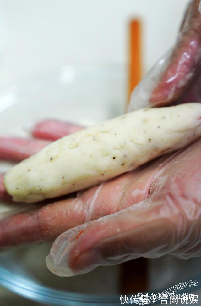 没想到山药和虾仁还能这么做,外酥里嫩不油腻,老人孩子特爱吃