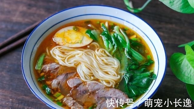 家有小学生,早餐不将就,这早餐每天早上吃一碗,补充营养长个子