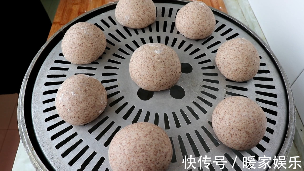 蒸馒头，最好不要直接蒸，3个小诀窍，馒头松软好吃，不塌陷