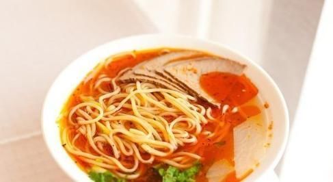 面条是糖尿病人的“大忌”?大夫直言:手握2个要诀,放心吃面条