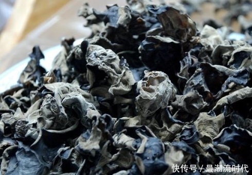 女人冬天经常吃黑木耳,对身体有3个好处,还不清楚的人来了解下