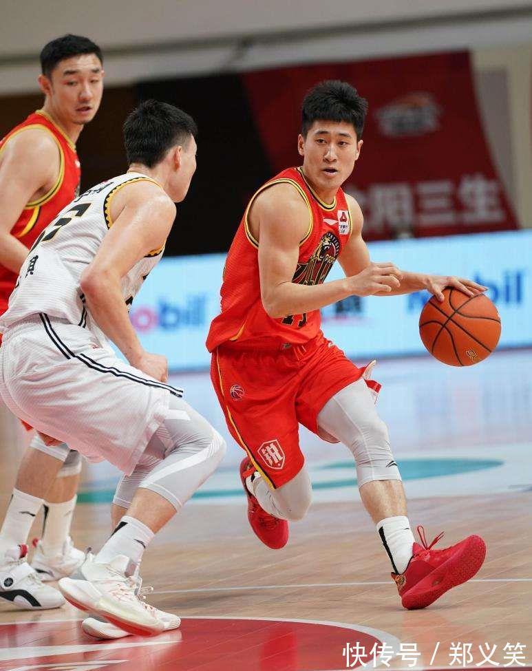 姜宇星|CBA本赛季28轮比赛,最累的五位球员,第一位场均38.5分钟