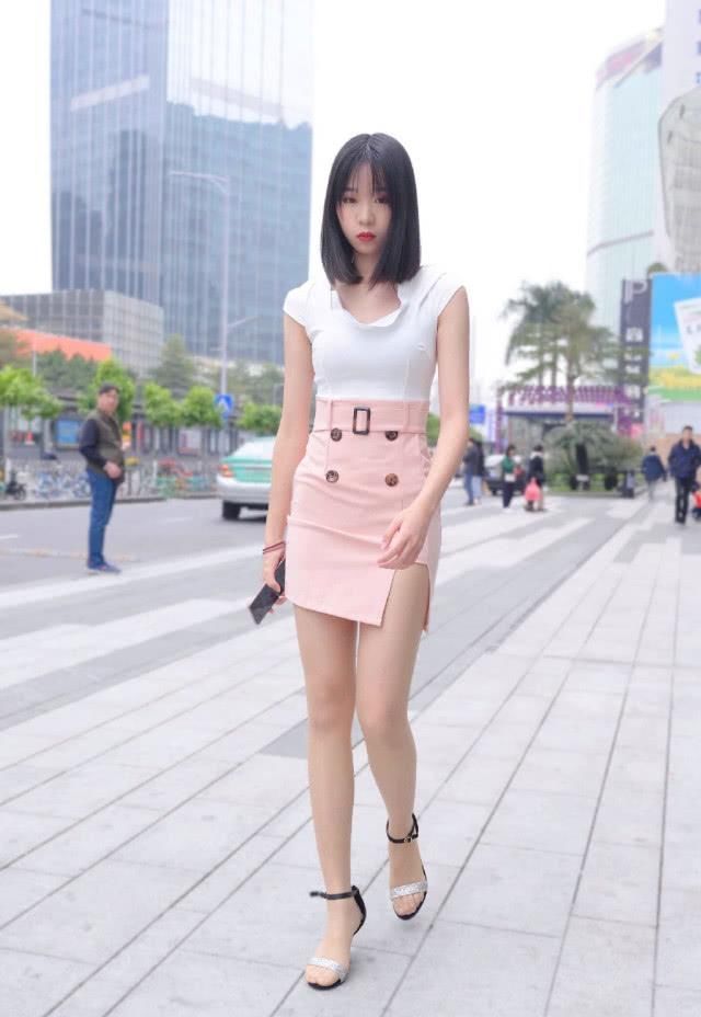 选择修身短裙装,为自己留下优雅的青春回忆