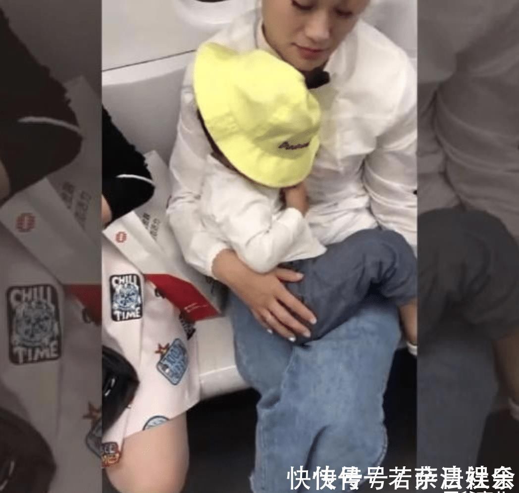 地铁|地铁上,妈妈抱孩子的动作火了,网友:教养无关贫富,体现在生活