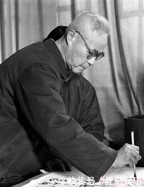 妻子刚去世,他写万字情书向另一女子表白:我已爱你20年,后如何