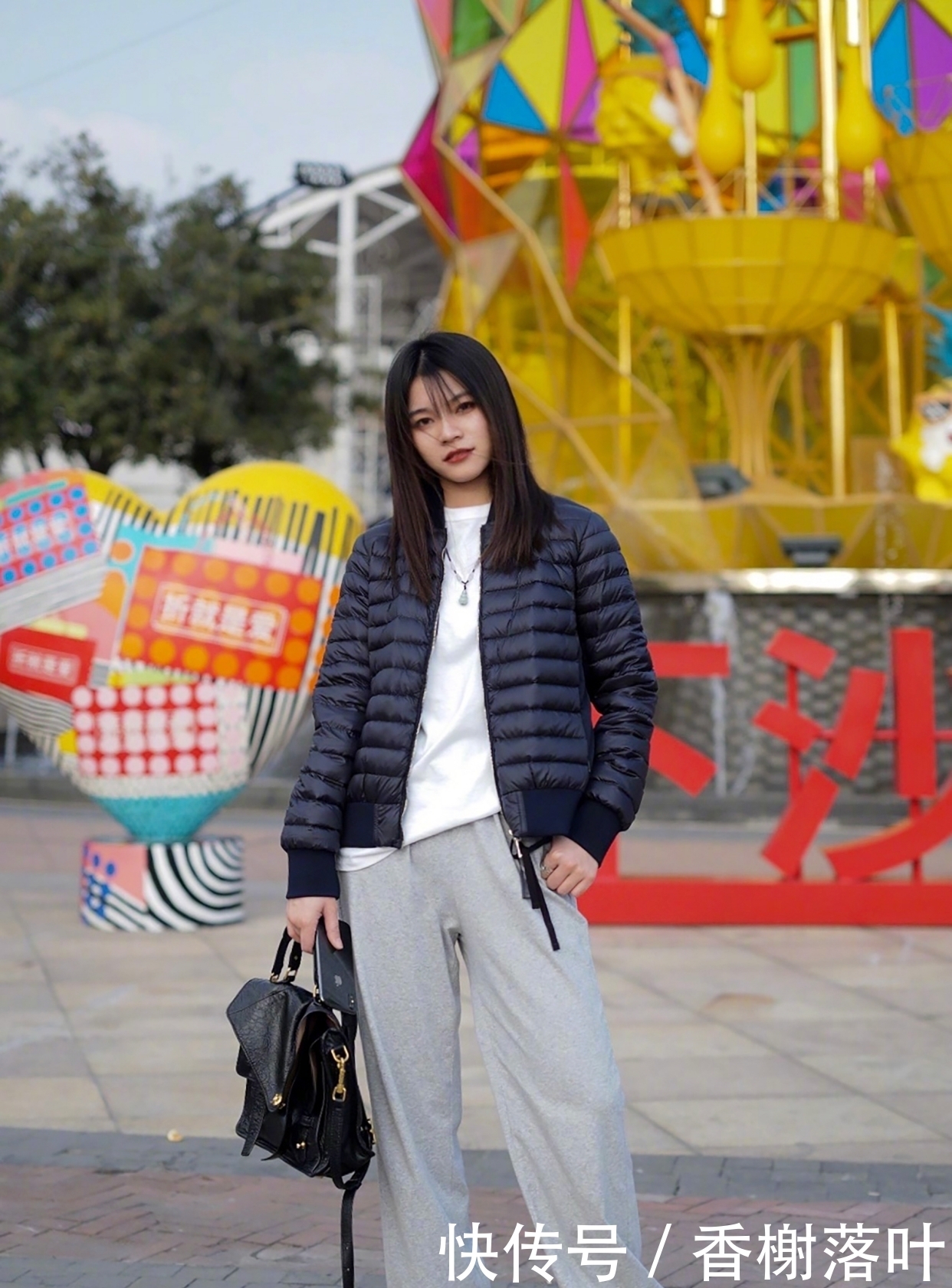 宽松版型|有一种羽绒服,叫“过腰不过膝”,时髦保暖又显高,很适合小个子