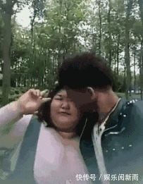 |搞笑GIF：兄弟 对不住了 等我结婚的时候你记得过来