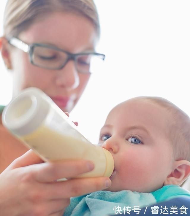 发育|月子里的宝宝有这七个特征,暗示智力发育好,做的越熟练越聪明