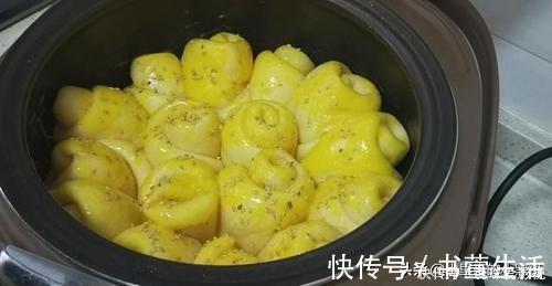 面包|教你面包最简单的做法，不用烤箱不用蒸，暄软拉丝，再也不用买了