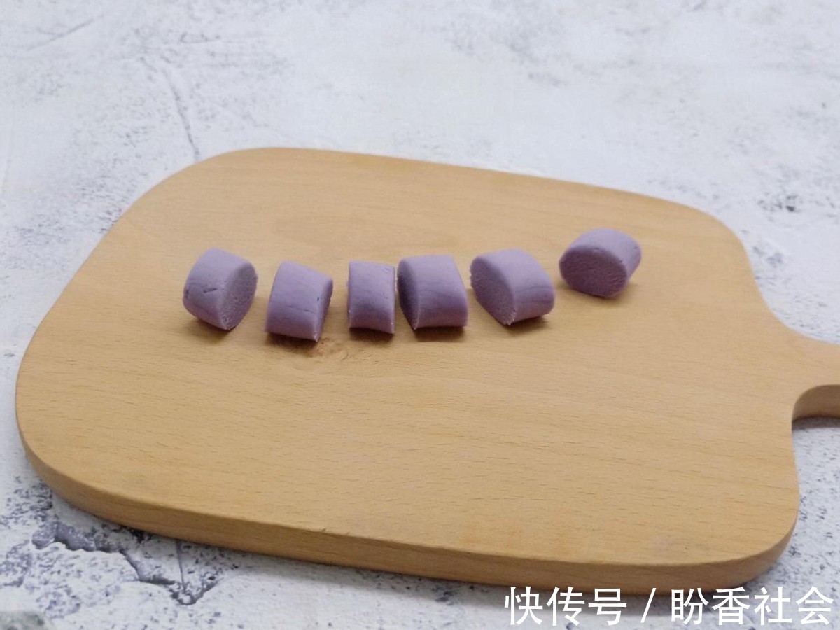 紫甘蓝汁|饺子的创意新吃法，双色水晶饺，晶莹剔透，看上去就有食欲