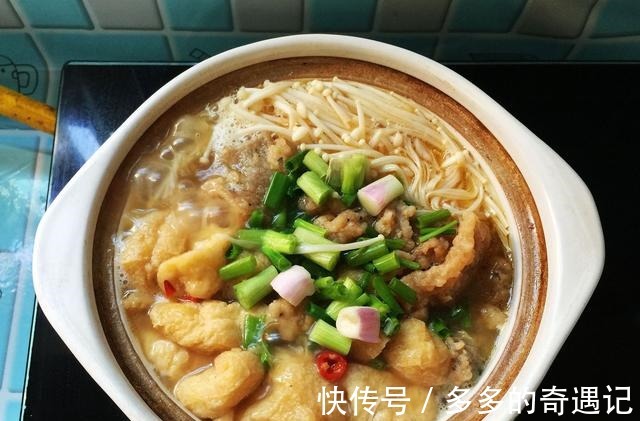 3样食材巧搭配,扔进砂锅炖一炖,汤鲜味美,一大锅连汁都不剩!