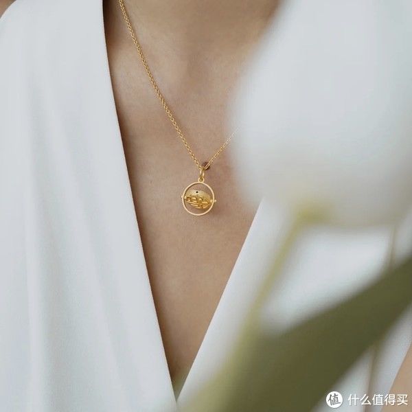 指南|“金”诚所至，那些既保值、增值又有设计感的金饰七夕送礼指南
