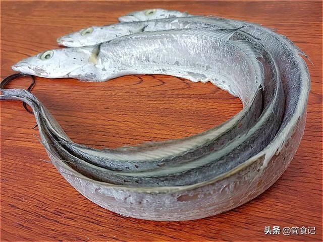 dh吃鱼时，这个部位尽量别动！尤其是孩子更要少吃，为了健康要牢记