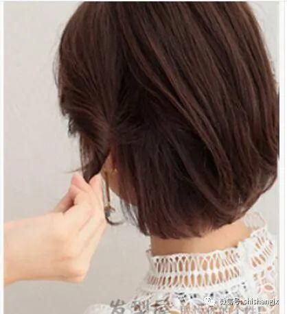 头发不长,短短的,也一样能扎出极漂亮的发型来