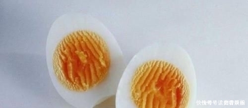 鸡蛋|水煮鸡蛋时,不要直接下锅,多加这几步,煮出的鸡蛋香嫩不粘壳~