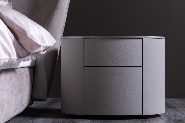 提升|想提升卧室颜值?这三款进口床头柜必不可少!