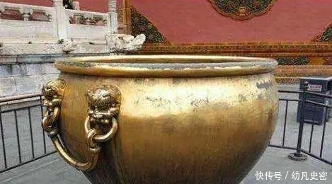 皇帝|皇帝送给乡人18缸腌菜，遭嫌扔了17缸后翻开，肠子都悔青了