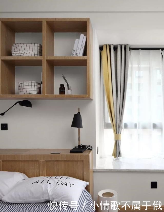 实用|快扔掉床头柜，老土又占地，现在年轻人卧室都这样装，美观更实用！