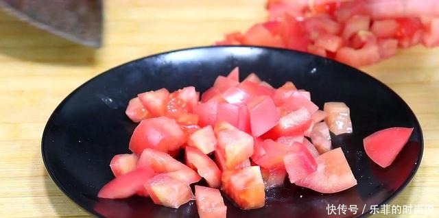 西红柿|1块豆腐,2个西红柿,简单一做,我家隔天做一次,上桌就扫光