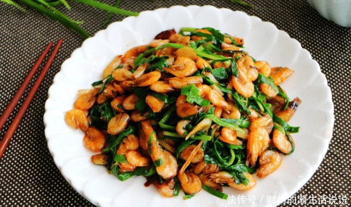 简单|入秋后,此肉要多吃,钙是鸡蛋的3倍,简单一炒,鲜美又好吃