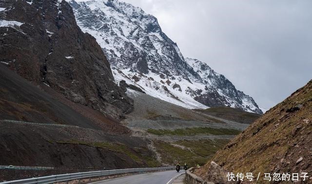 独库公路，就这条，一年只开五个月的公路