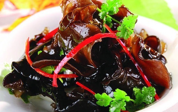 日常生活中|高血压患者的“福音”,建议多吃三种“降压菜”,降血效果好