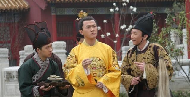 张居正|为什么万历不上朝国家照样稳定,而崇祯勤政十七年把国家搞亡了?