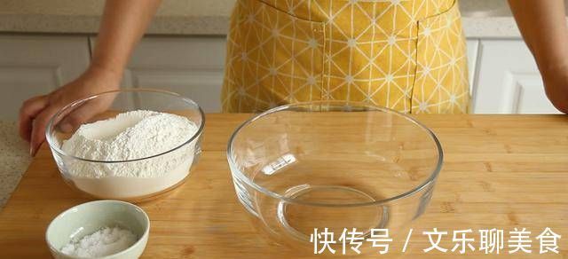 不用烤箱，只需牛奶和面粉，在家也能吃到酥到掉渣的火烧了