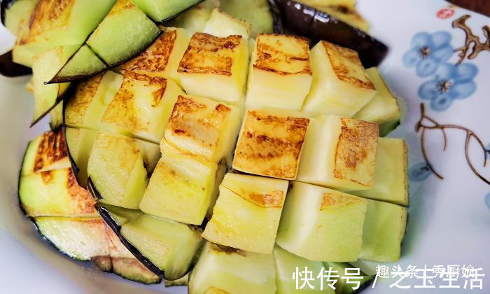 秀厨娘|夏季要多吃此菜，营养极高，上锅一煎一炖，鲜香入味，解暑又开胃