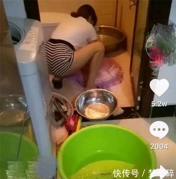 拍照|“原来校花在照顾我!”妻子照顾儿子,丈夫拍照在朋友圈炫耀