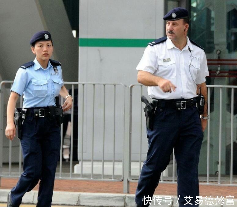 警察队伍,什么级别的警察,才能够穿白衬衫?