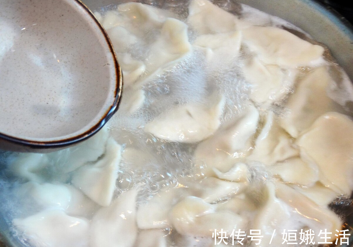 食盐|秋天多吃萝卜，教你好吃的萝卜馅饺子做法，鲜香美味又营养