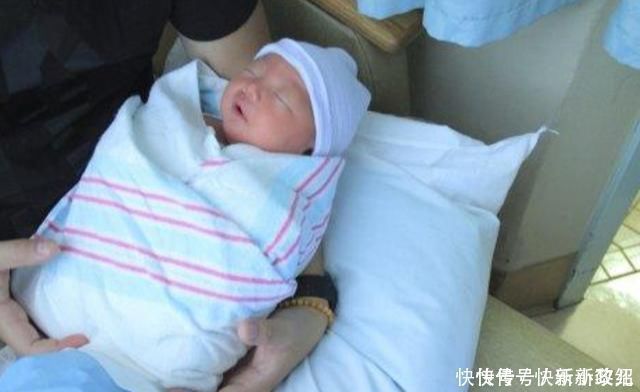 高颜值|“高颜值女婴”火了,靠容貌征服网友,护士感概:也首次见到