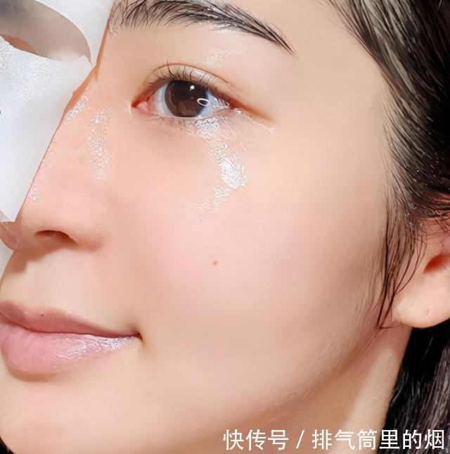 浮粉卡粉3大原因!“脱妆原因&正确上妆技巧”底妆服帖又干净